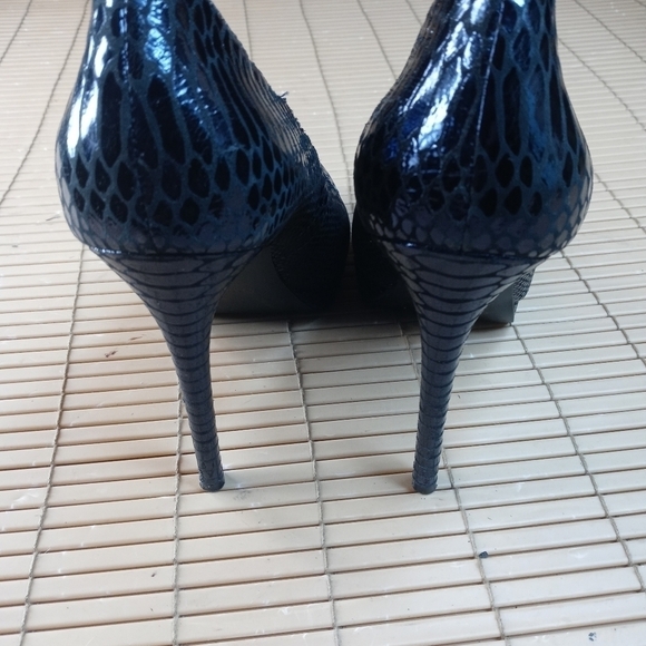 ENZO ANGIOLINI STILLETOS black LEATHER SHOES Women Size 8M lizzard print. TUpem - Picture 6 of 11